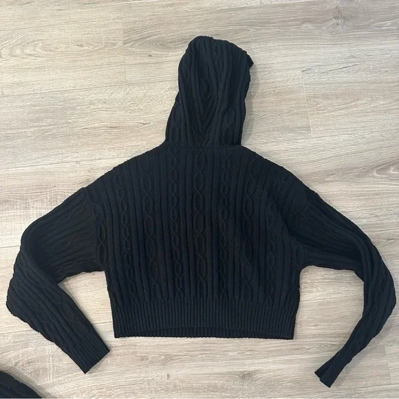 Alo black cable knit hooded sweatshirt and knit sweatpants set - Picture 7 of 7